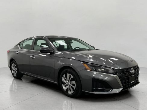 Used 2025 Nissan Altima 2.5 S image 1