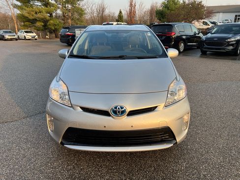 Used 2014 Toyota Prius Two image 2