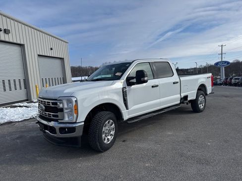 Used 2023 Ford F250 XLT image 3