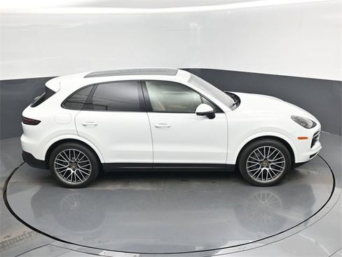 Used 2023 Porsche Cayenne S Platinum w/ Assistance Package image 57