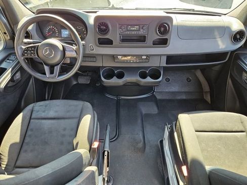 Used 2021 Mercedes-Benz Sprinter 2500 image 13