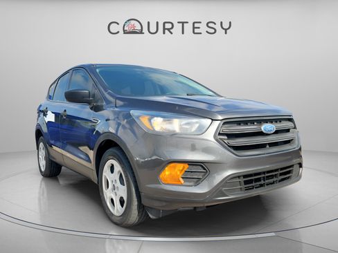 Used 2018 Ford Escape S image 5