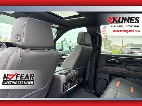Used 2025 GMC Sierra 2500 AT4 AWD/4WD image 40