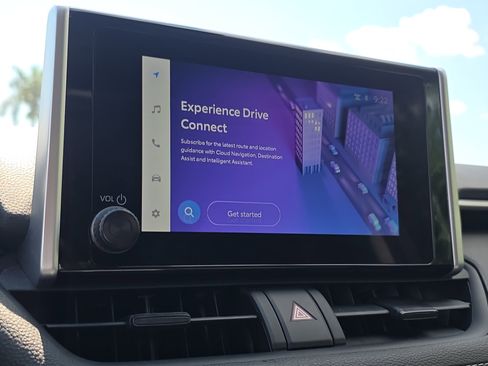 Used 2024 Toyota RAV4 XLE w/ Convenience Package image 30