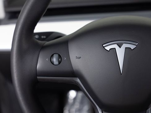 Used 2021 Tesla Model 3 Performance image 29