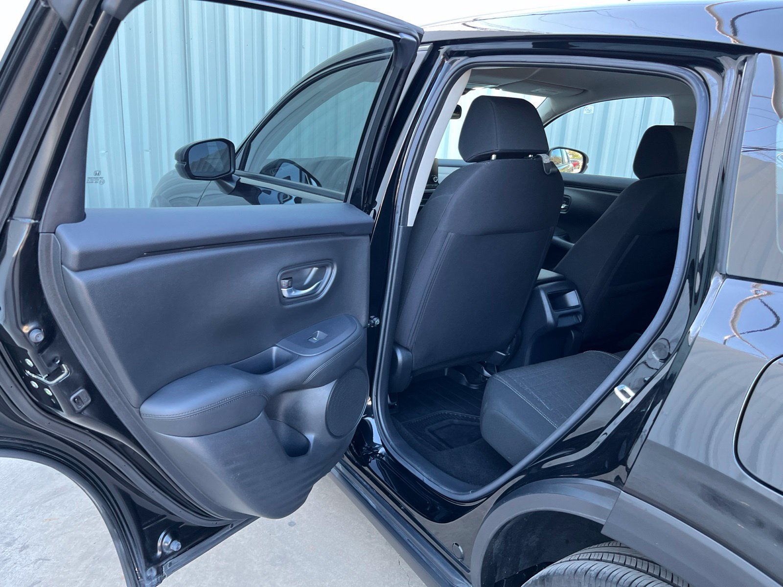 Used 2025 Honda HR-V LX image 12