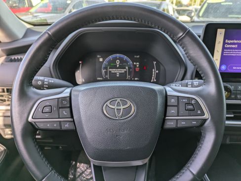 Used 2024 Toyota Grand Highlander XLE image 27