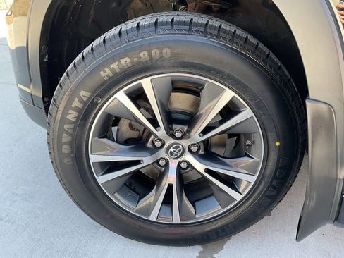 Used 2016 Toyota Highlander XLE image 52