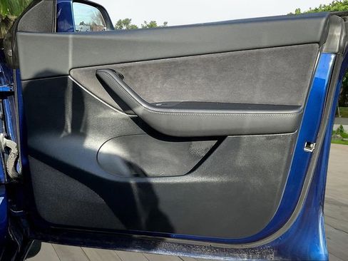 Used 2021 Tesla Model Y Long Range image 27