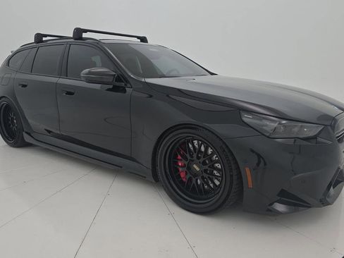 Used 2025 BMW M5 Touring w/ M Driver's Package image 3