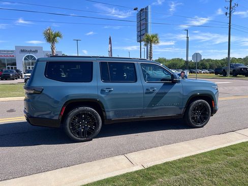 New 2026 Jeep Grand Wagoneer Limited AWD/4WD image 4