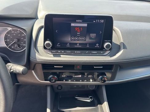 Used 2024 Nissan Rogue SV AWD/4WD image 12