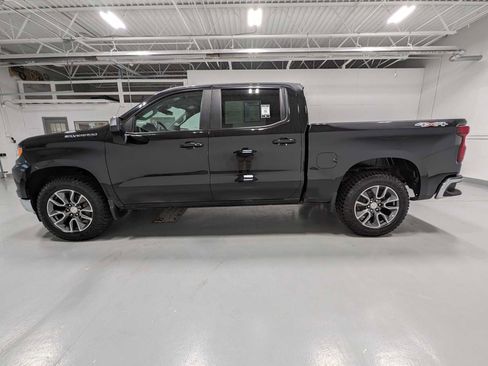 Certified 2022 Chevrolet Silverado 1500 LT AWD/4WD image 12