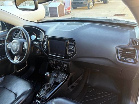 Used 2018 Jeep Compass Limited w/ Navigation Group image 12