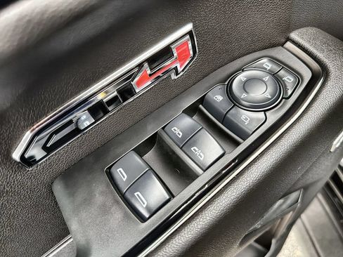 Used 2024 GMC Sierra 1500 AT4 w/ Technology Package AWD/4WD image 15