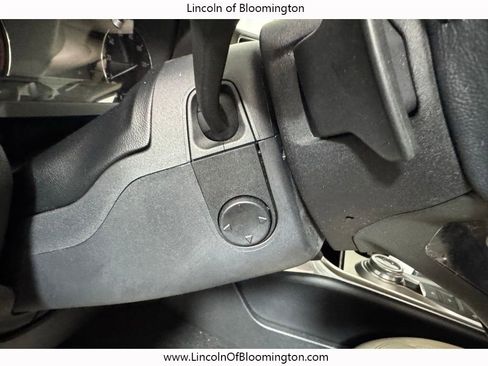 Used 2020 Ford Explorer Limited image 33