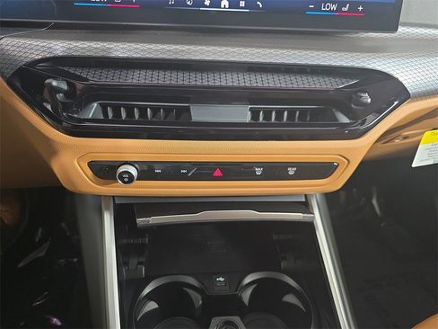 New 2025 BMW 330i xDrive Sedan w/ Premium Package image 24