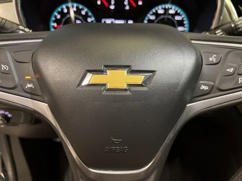 Used 2023 Chevrolet Equinox LS image 37