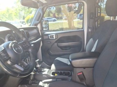 Used 2022 Jeep Wrangler Unlimited Sport AWD/4WD image 17