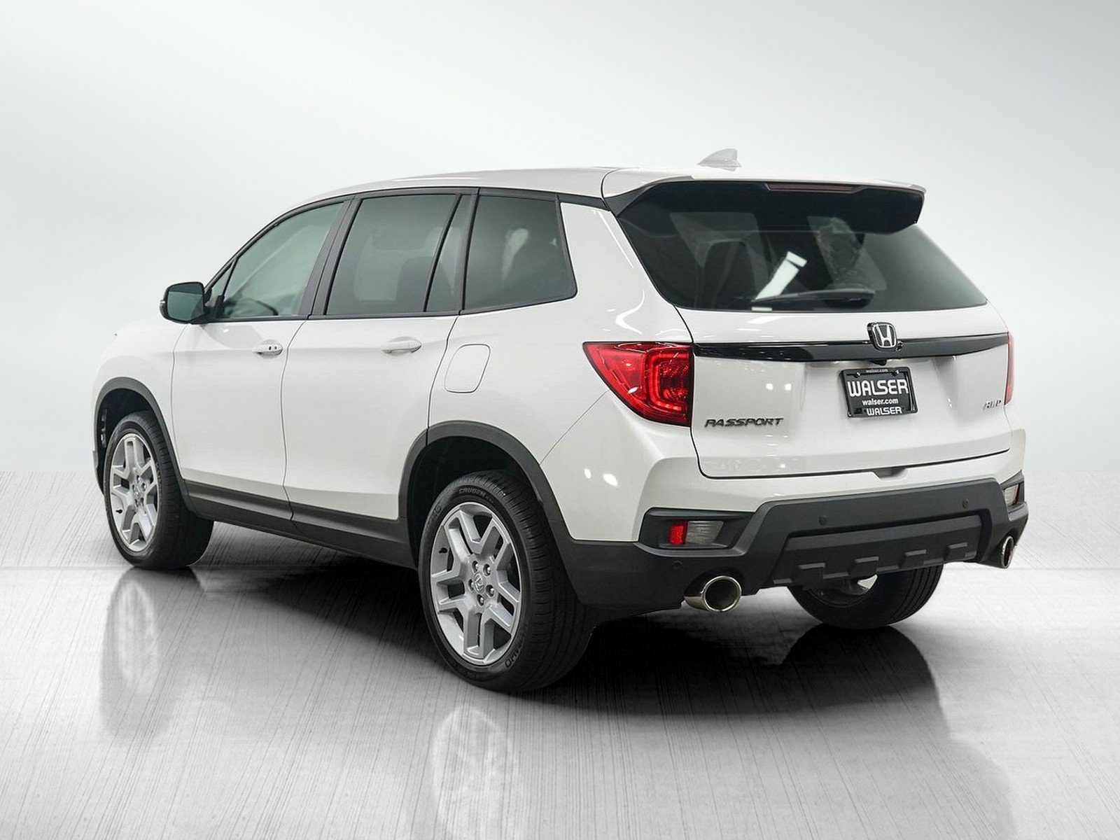 Used 2024 Honda Passport EX-L image 3