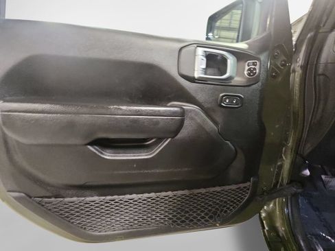 Used 2022 Jeep Gladiator Sport AWD/4WD image 15