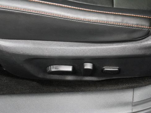 Used 2025 Nissan Sentra SR w/ SR Premium Package FWD image 24