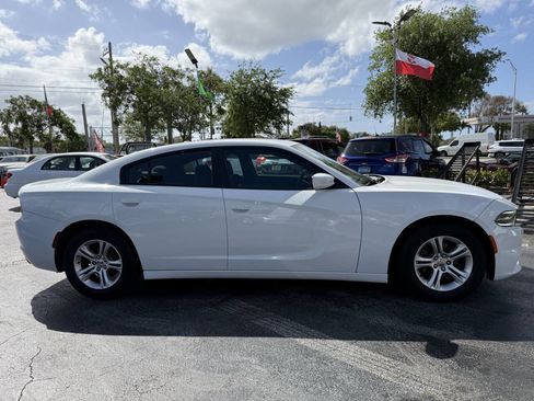 Used 2016 Dodge Charger SE w/ Popular Equipment Group RWD image 8