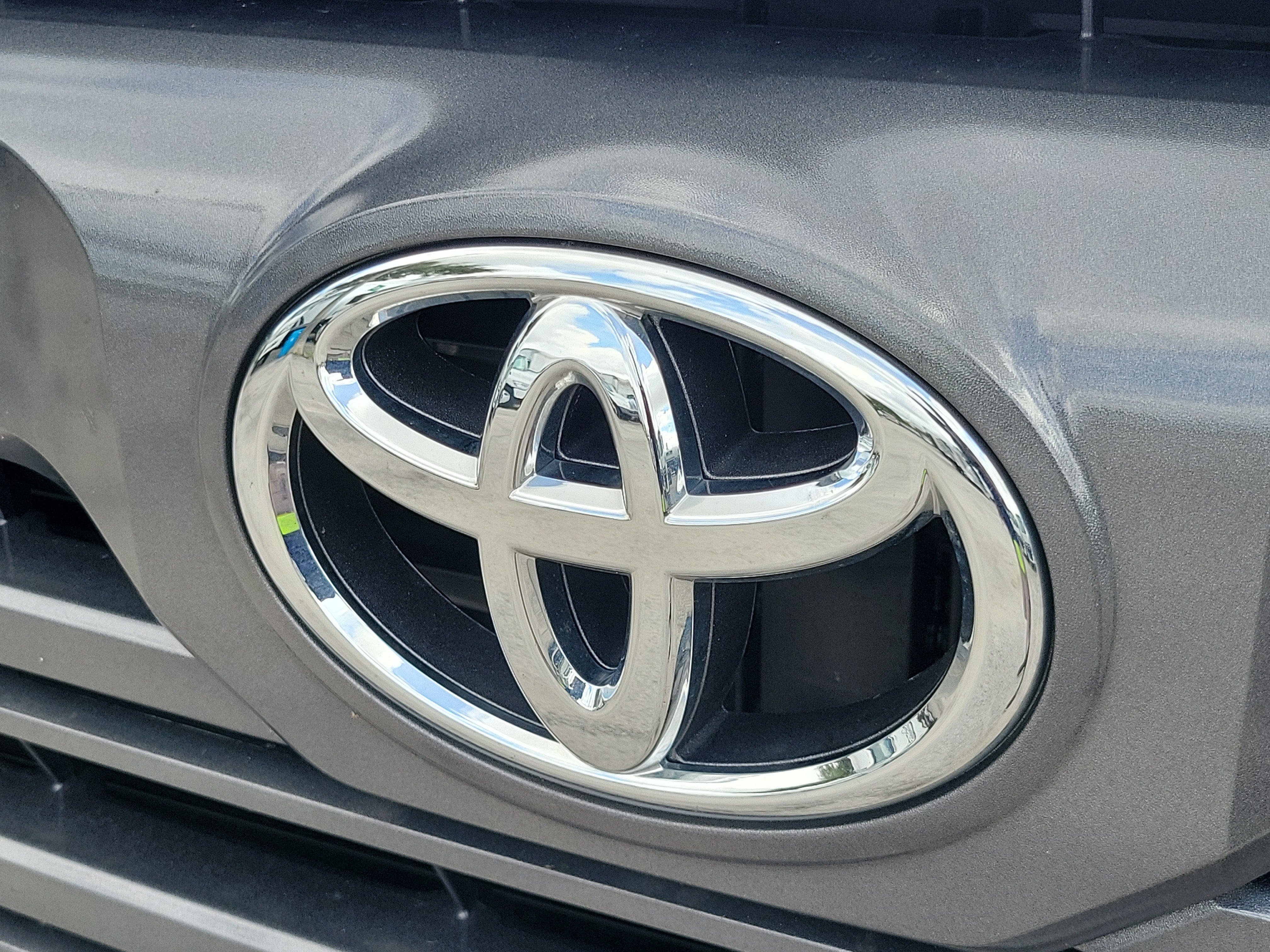 Used 2025 Toyota Tundra Limited AWD/4WD image 10