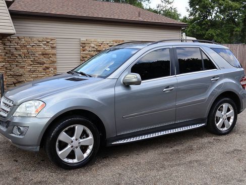Used 2010 Mercedes-Benz ML 350 2WD image 5