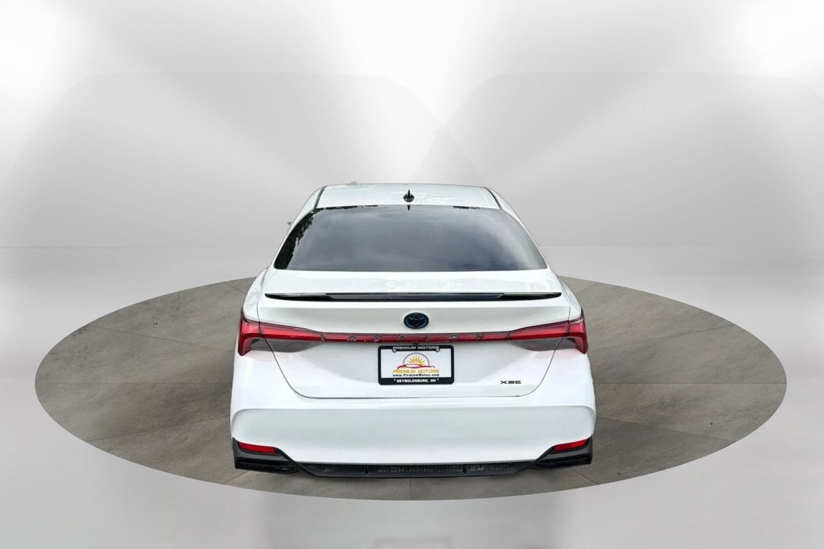 Used 2022 Toyota Avalon XSE FWD image 4