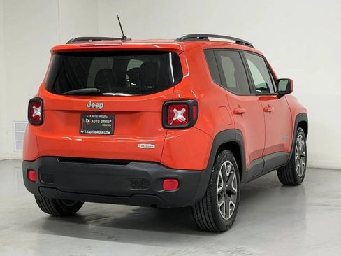 Used 2017 Jeep Renegade Latitude FWD image 40