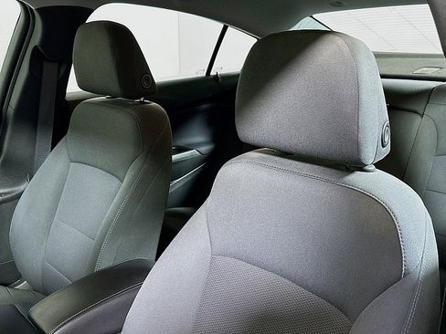Used 2019 Chevrolet Cruze LT image 19