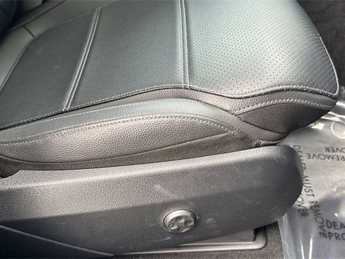 Used 2025 Mercedes-Benz GLC 300 GLC 300 image 23