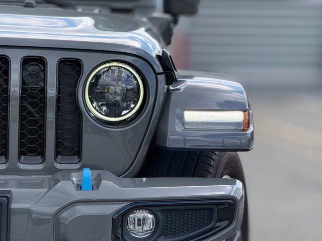 Used 2023 Jeep Wrangler Unlimited Sahara AWD/4WD image 11