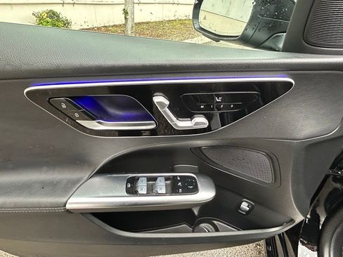 Used 2025 Mercedes-Benz C 300 4MATIC Sedan image 16
