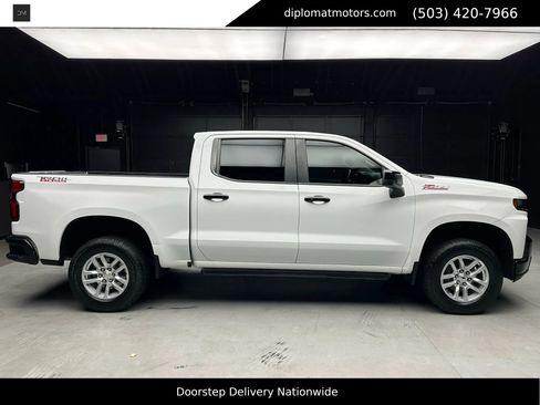 Used 2021 Chevrolet Silverado 1500 LT Trail Boss w/ Convenience Package II image 8