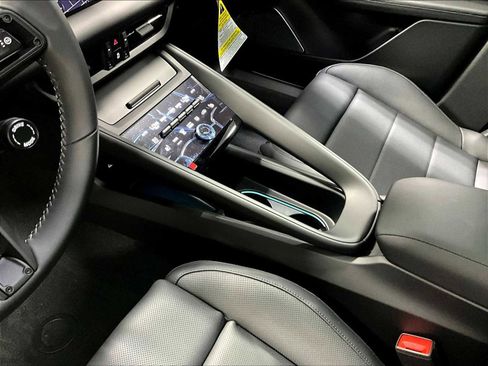 New 2026 Porsche Macan 4 Electric AWD/4WD image 17