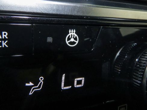 Used 2022 Nissan Pathfinder Platinum w/ Cargo Package image 23