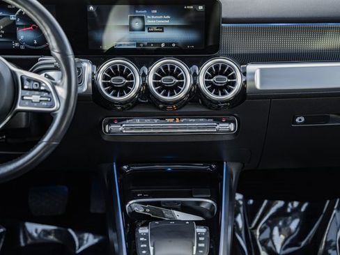 Used 2022 Mercedes-Benz GLB 250 GLB 250 image 22