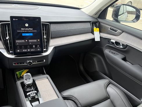 New 2026 Volvo XC90 T8 Ultra w/ Lounge Package AWD/4WD image 13