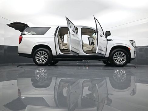 Used 2021 GMC Yukon XL Denali image 34