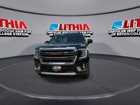 Used 2023 GMC Yukon SLT AWD/4WD image 3