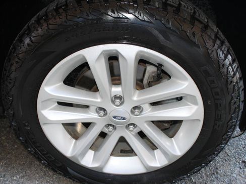 Used 2013 Ford Explorer XLT AWD/4WD image 38
