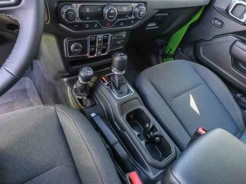 Used 2025 Jeep Wrangler Unlimited Sport AWD/4WD image 19