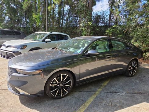 Used 2025 Honda Accord Touring image 1