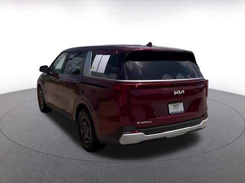 Used 2026 Kia Carnival FWD image 11