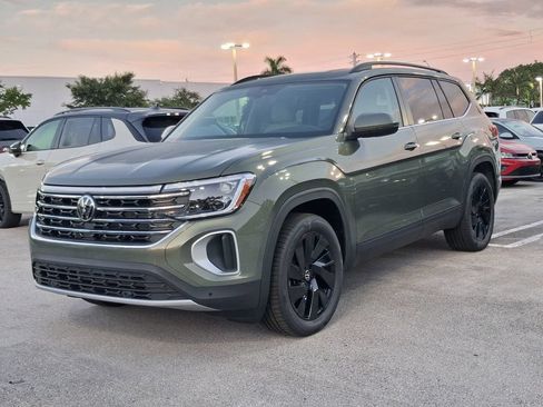New 2026 Volkswagen Atlas SE FWD image 3