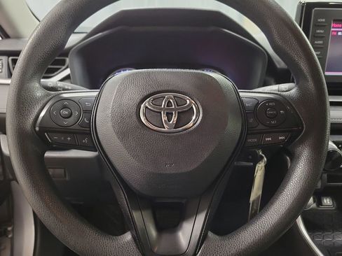 Used 2019 Toyota RAV4 LE w/ Carpet Mat Package AWD/4WD image 18