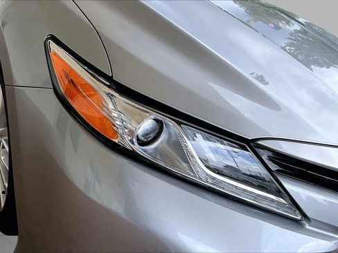 Used 2018 Toyota Camry XLE w/ Driver Assist Package FWD image 26