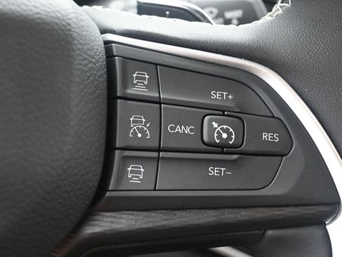 Used 2024 Jeep Grand Cherokee Altitude AWD/4WD image 30